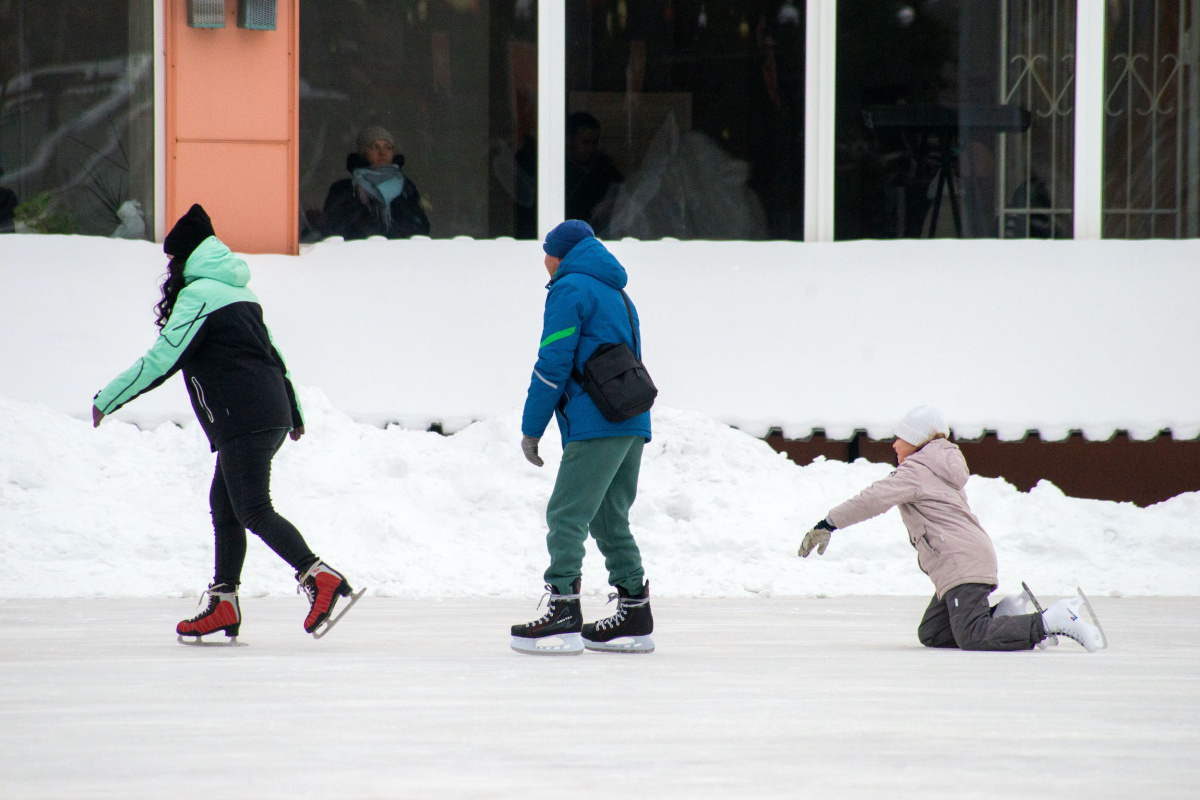 Каток в горсаду Челябинска закрыли на два дня*1
