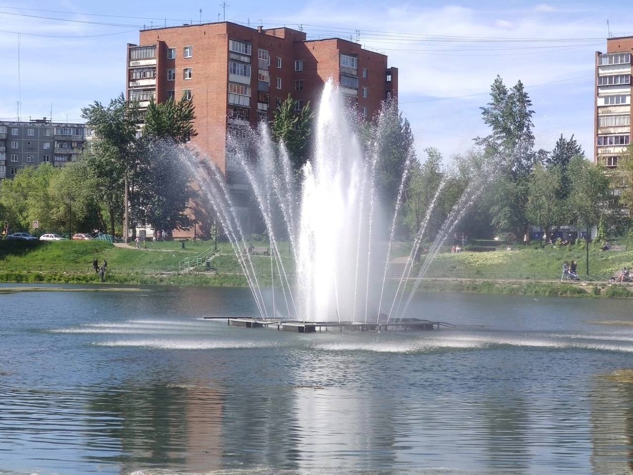 На челябинском пруду «Девичьи слезы» запустили фонтан