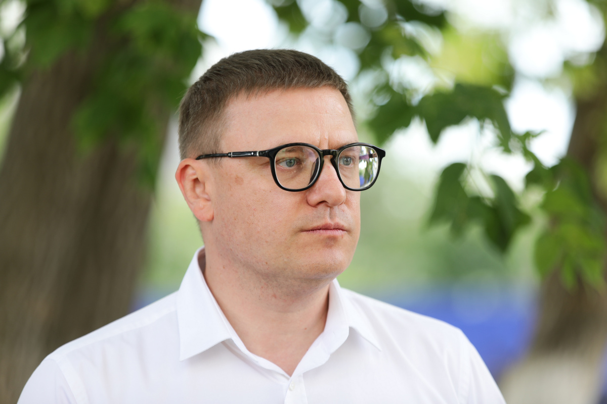 Алексей Текслер поздравил южноуральцев с Праздником Весны и Труда*