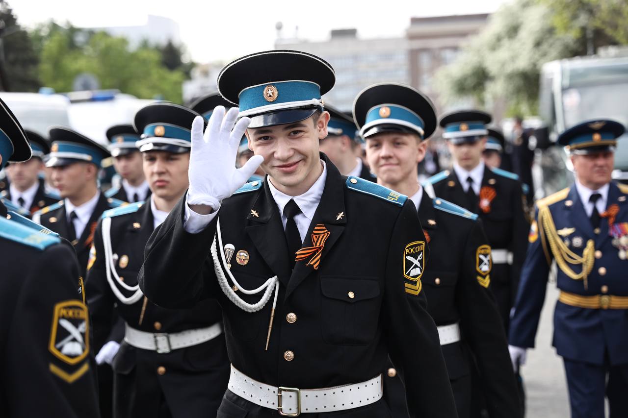 Парад Победы в лицах: эмоциональный фоторепортаж из сердца Челябинска