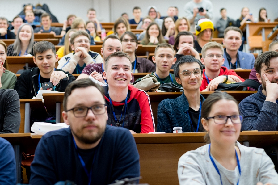 Первокурсникам ЮУрГУ будут выплачивать стипендию в 10 тысяч рублей*1