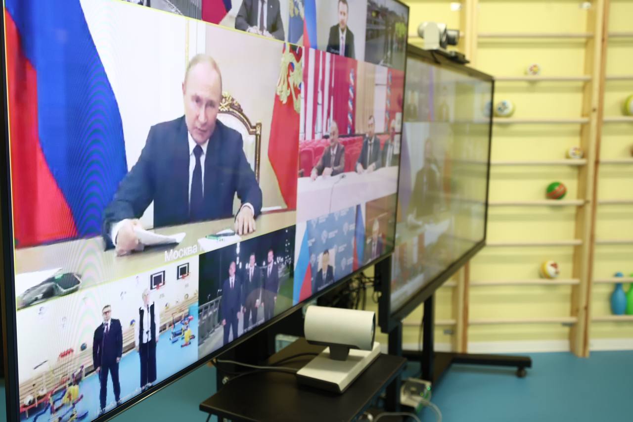 Владимир Путин по ВКС принял участие в открытии детского сада в Копейске