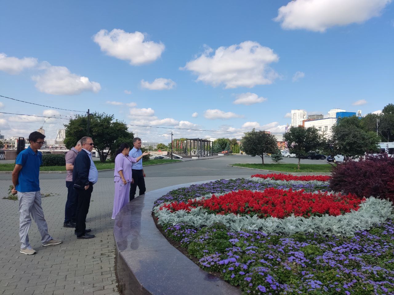 Набережной Челябинска добавили ярких акцентов