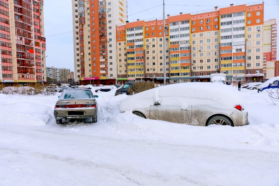 В Челябинске начали штрафовать за мешающие мусоровозам машины*1