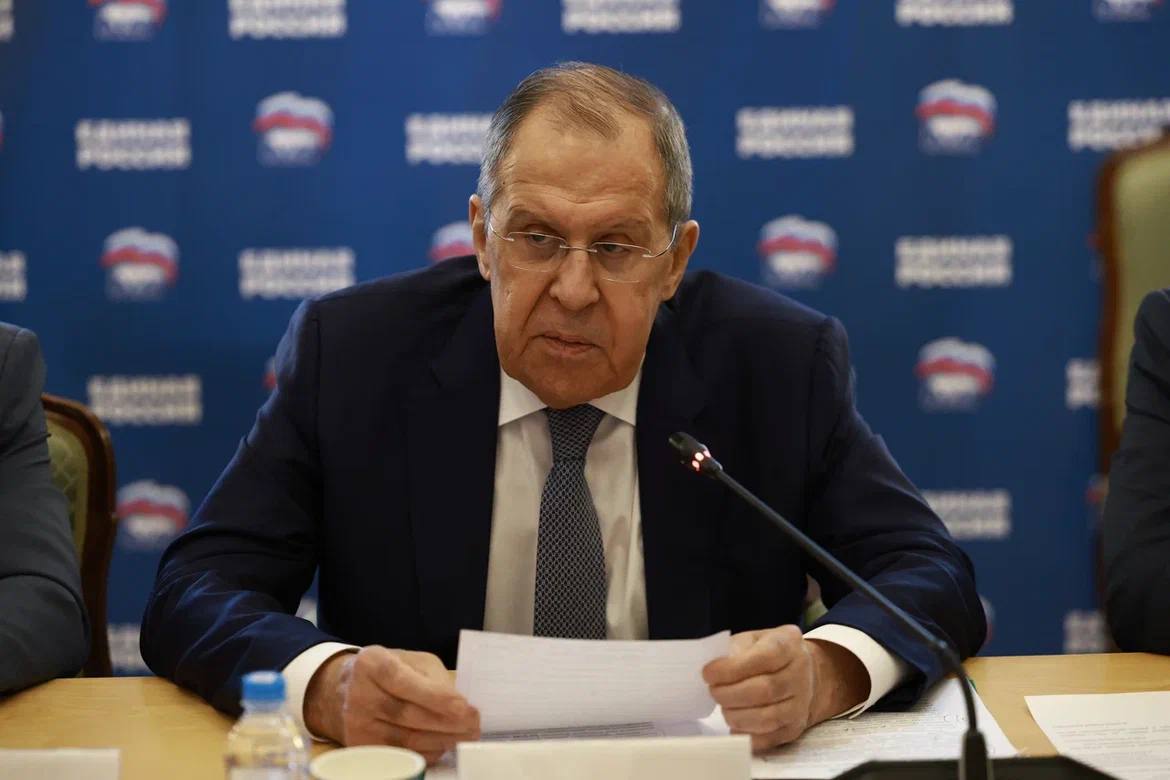 Глава МИД Лавров надел на переговоры на Аляске свитер челябинского бренда*
