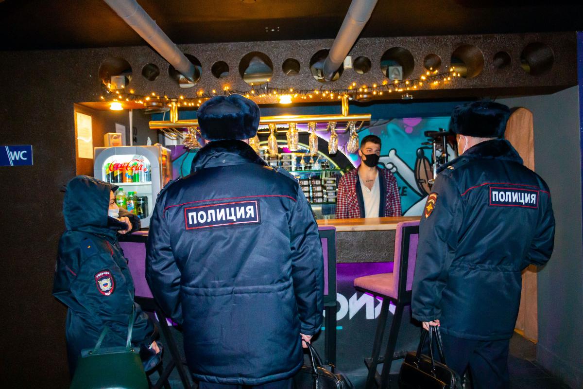 Полиция неожиданно нагрянула в ночные клубы Челябинска