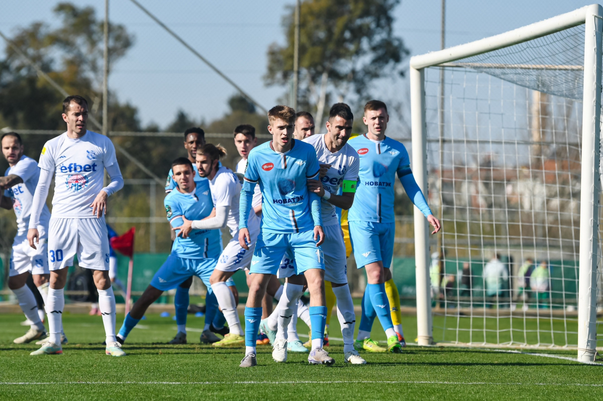 Футбольный клуб «Челябинск» сыграл вничью с командой суперлиги Сербии*