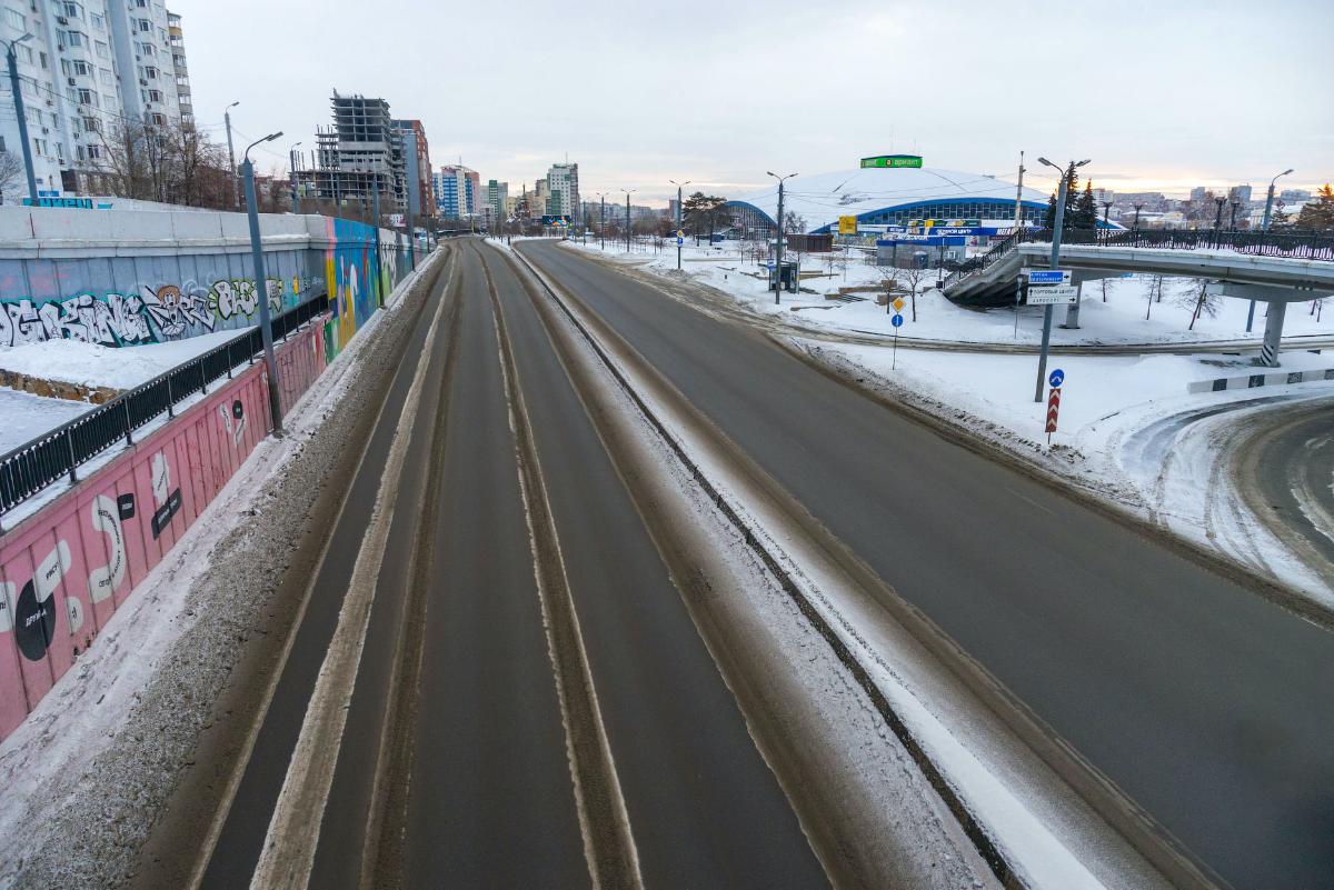 Фотограф снял пустые улицы Челябинска утром 1 января*1