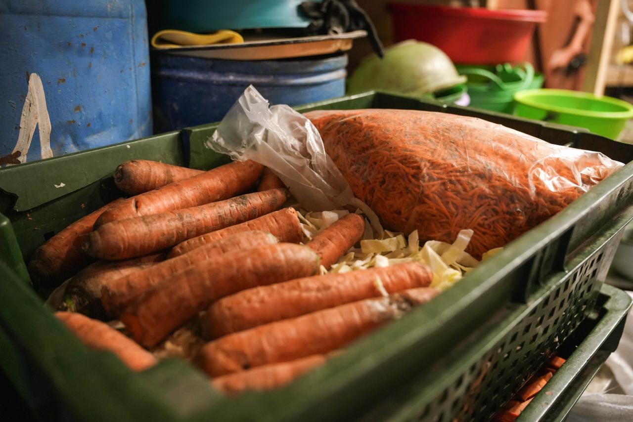 В челябинском зоопарке раскрыли меню новогоднего застолья животных