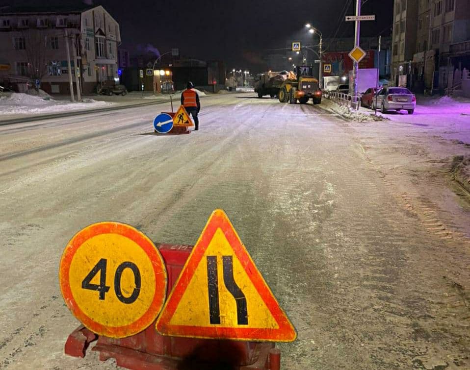 В субботу снег в Челябинске убирают 265 дорожных рабочих