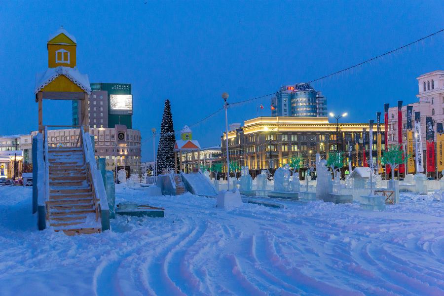 Городок на главной площади Челябинска откроют вечером 27 декабря*1