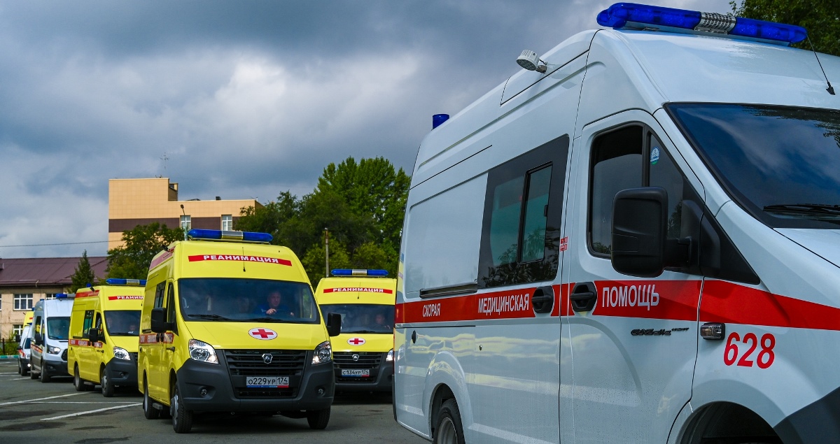 Два человека пострадали в ДТП с машиной скорой помощи в Челябинске*1