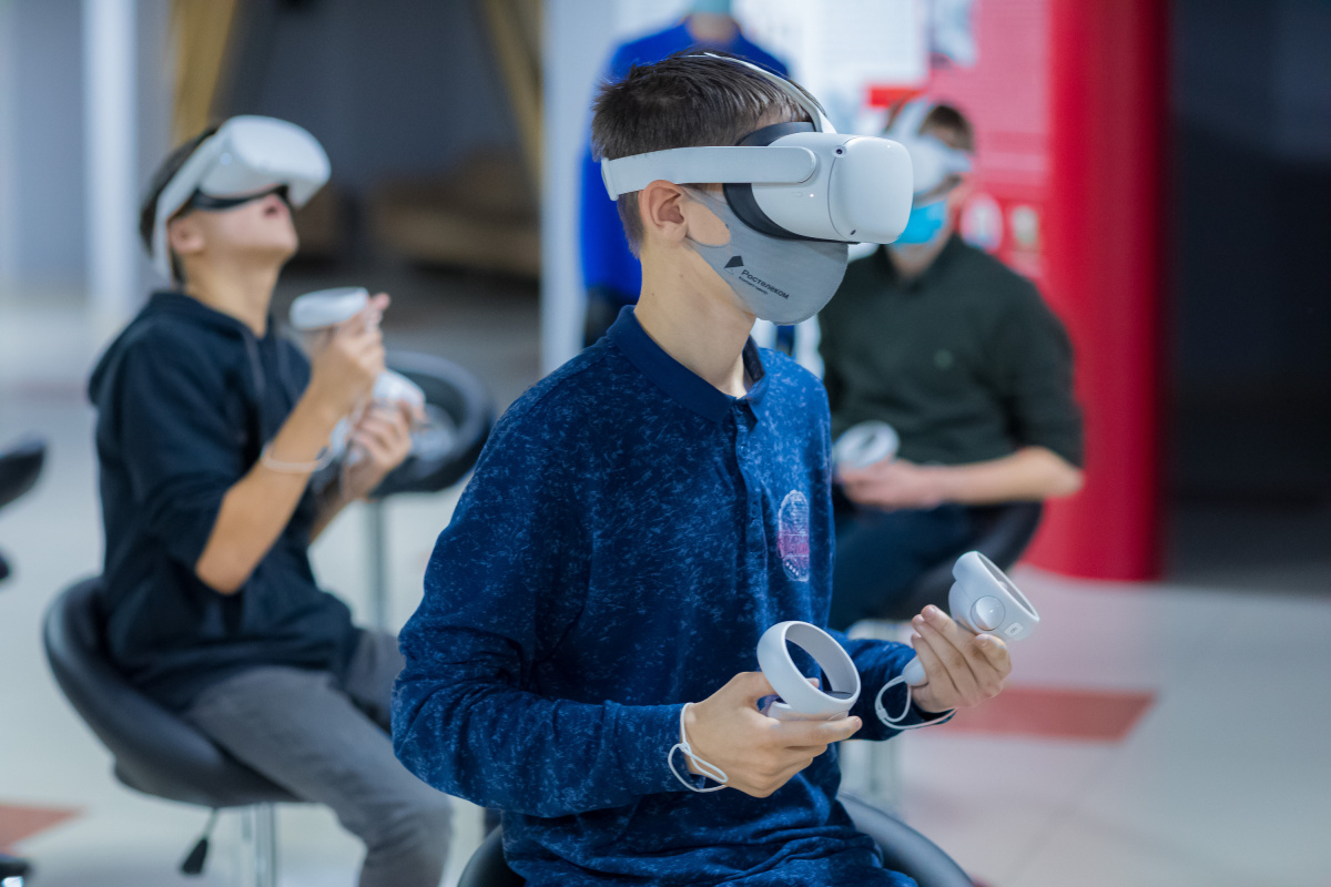 Челябинские школьники осваивают профессии через VR-технологии*1