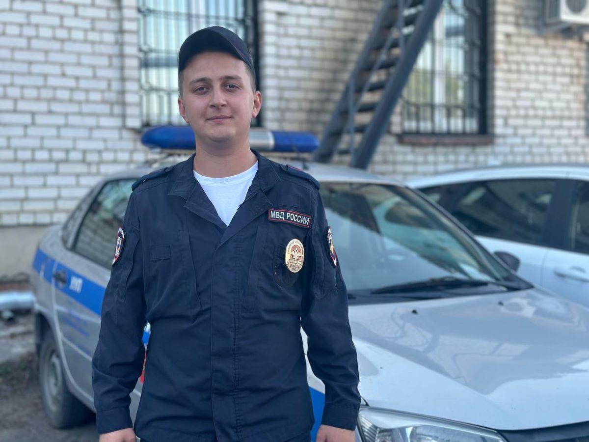 Полицейский помог пожилой чете выбраться из леса под Челябинском*