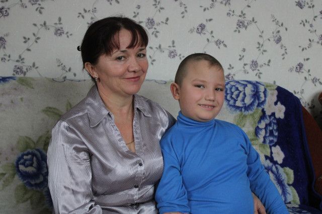 Многодетная мама из Челябинской области спасла жизнь своему «клону» по крови