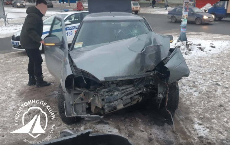 В Челябинске водитель легковушки выехал на пешехода, уходя от ДТП