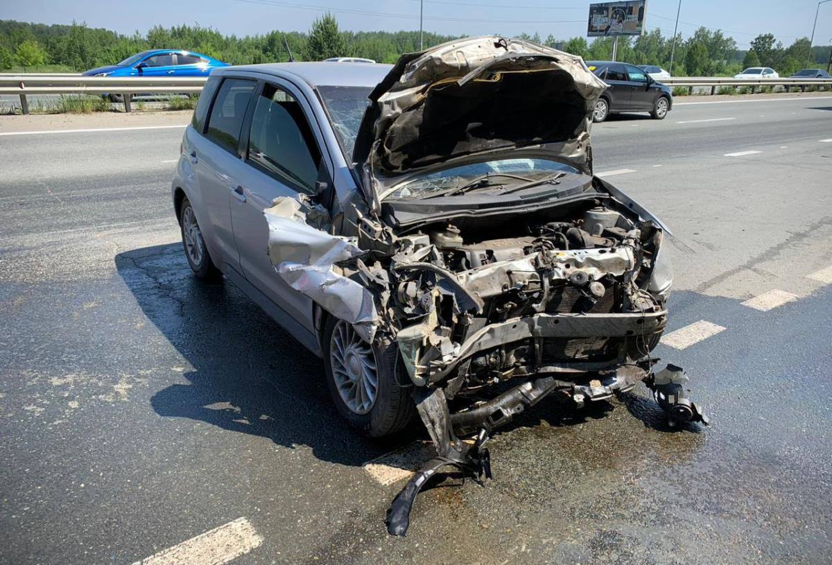 Один человек погиб и четверо пострадали в ДТП на выезде из Челябинска*