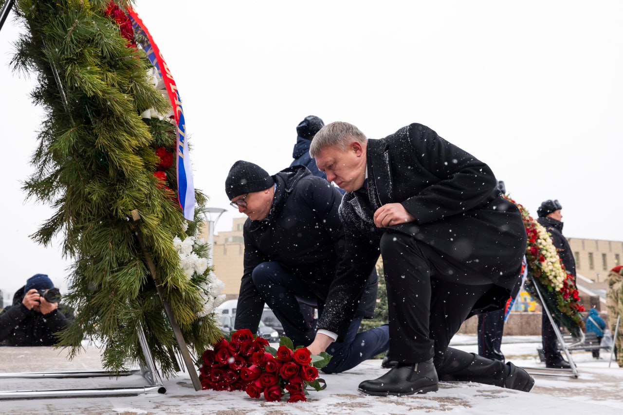 В Челябинске почтили память погибших солдат правопорядка