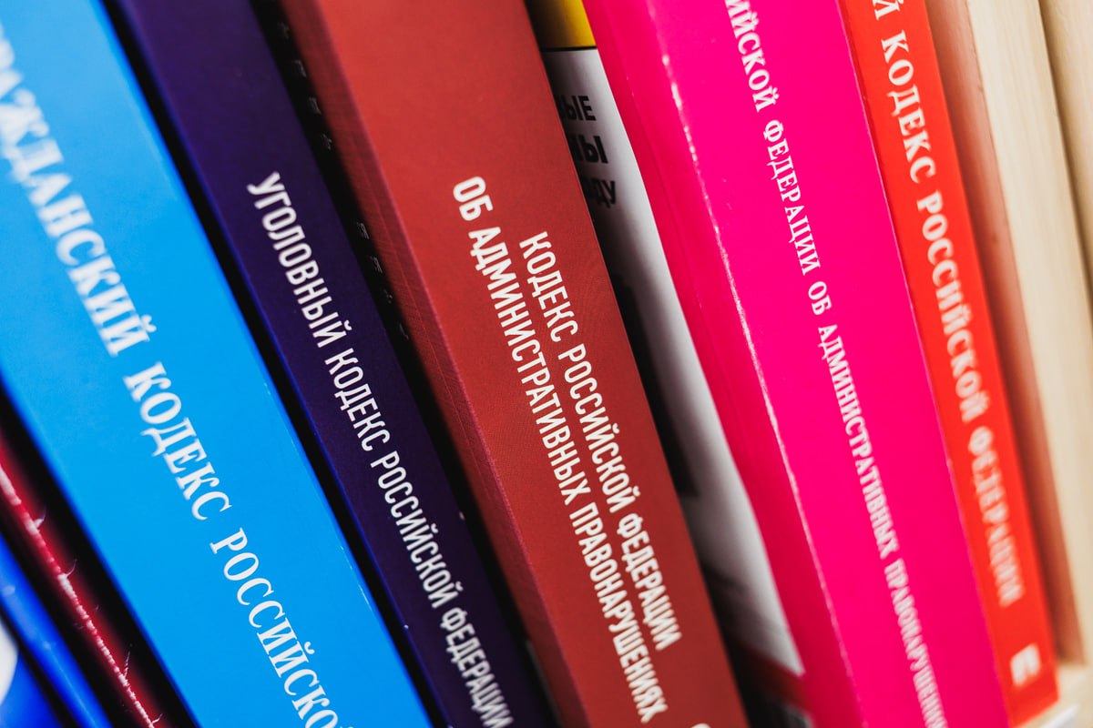 Челябинца отправили в колонию за попытку продать боевое оружие*1