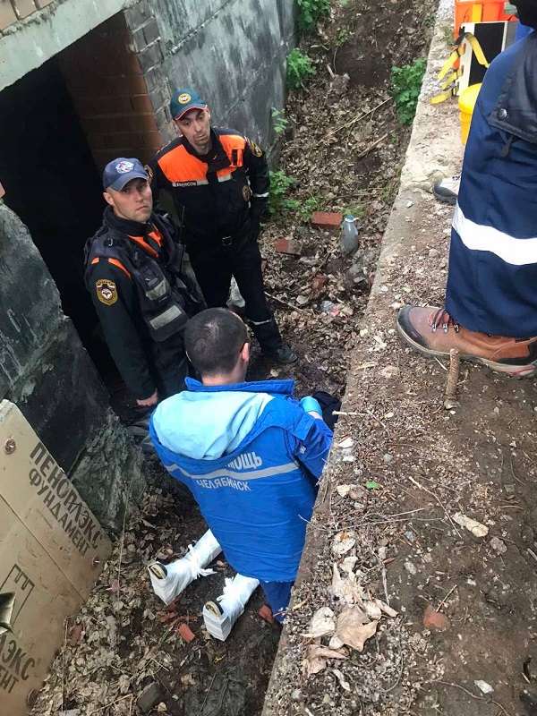 В Челябинске мальчик получил переломы, провалившись в котлован