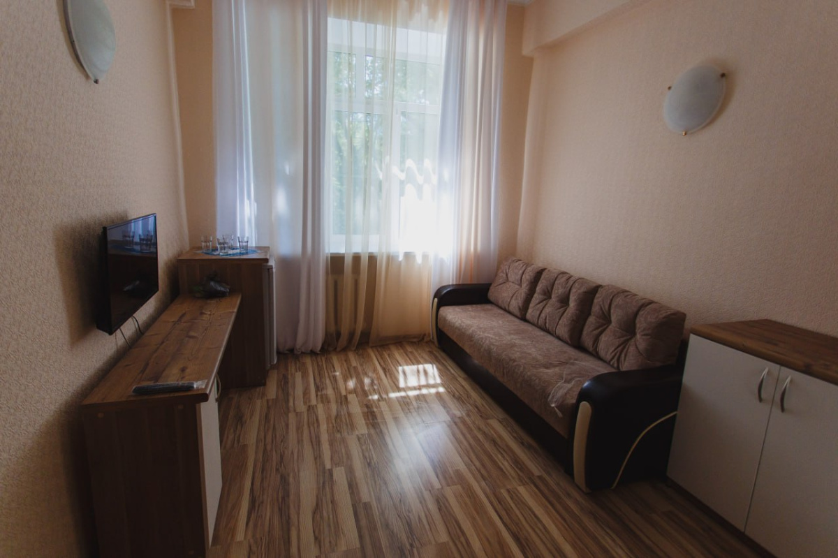 Челябинским сиротам выделят 3,4 млн рублей на покупку квартир*