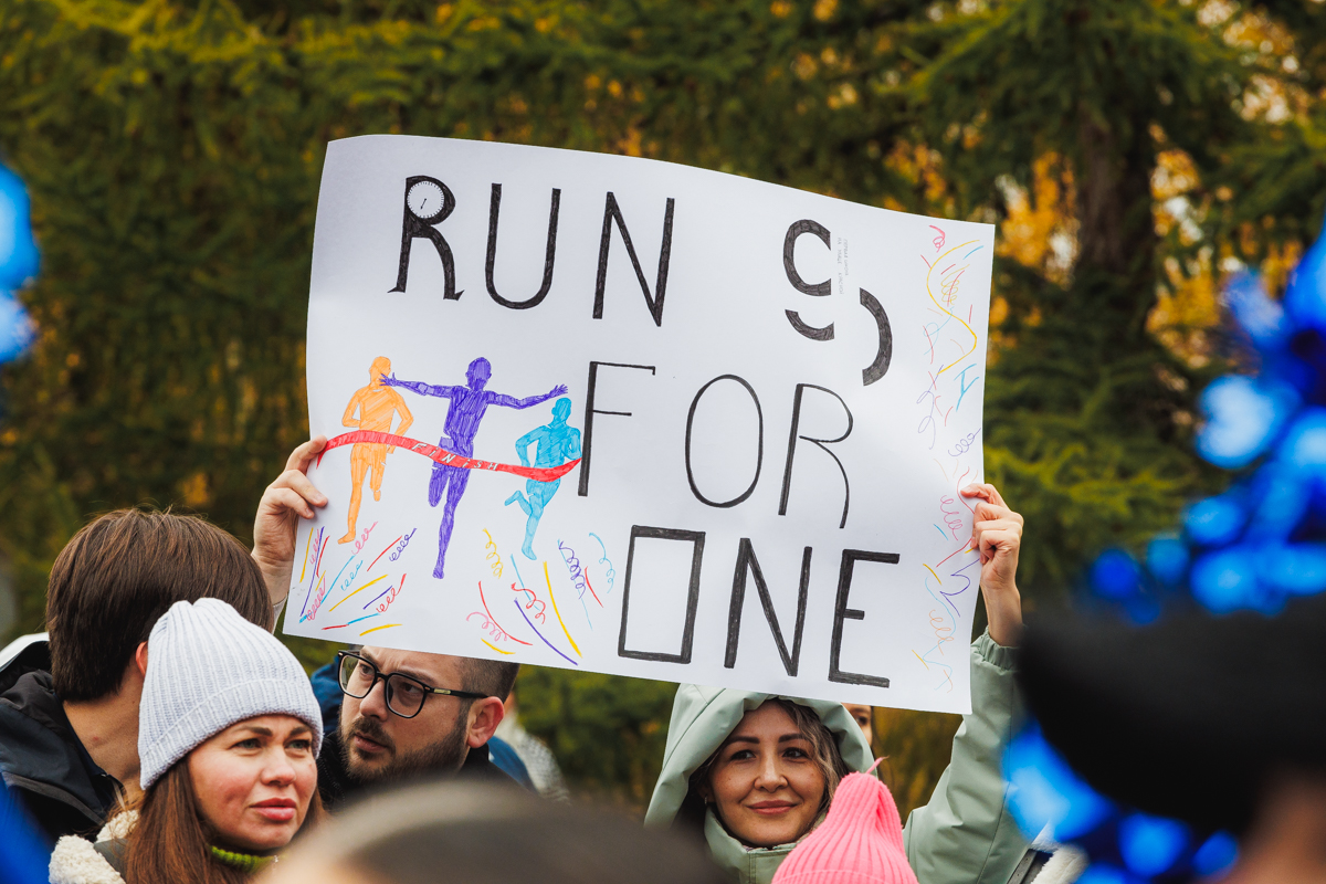Юбилей челябинской гимназии №1 отметили спортивным забегом Run for One