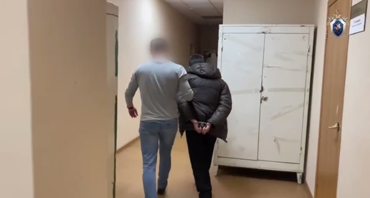 В СК показали допрос челябинца, напавшего с ножом на женщин в храме*