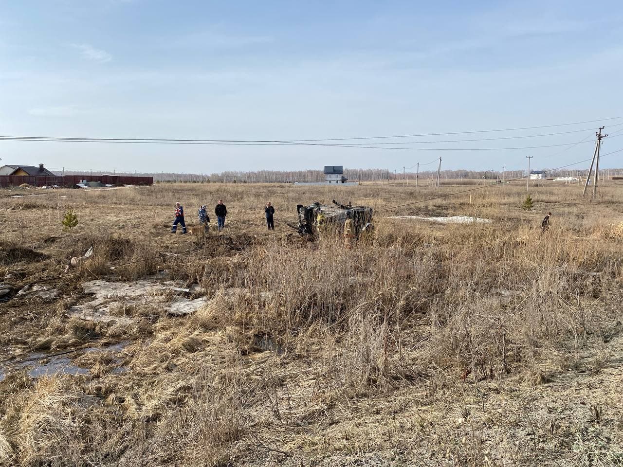 «Был в наручниках и пьян»: водитель внедорожника снес столб под Челябинском