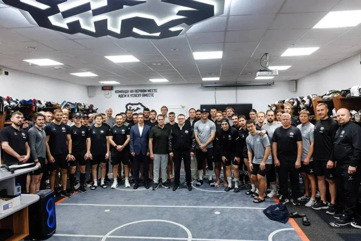 Алексей Текслер напутствовал игроков «Трактора» перед новым сезоном*