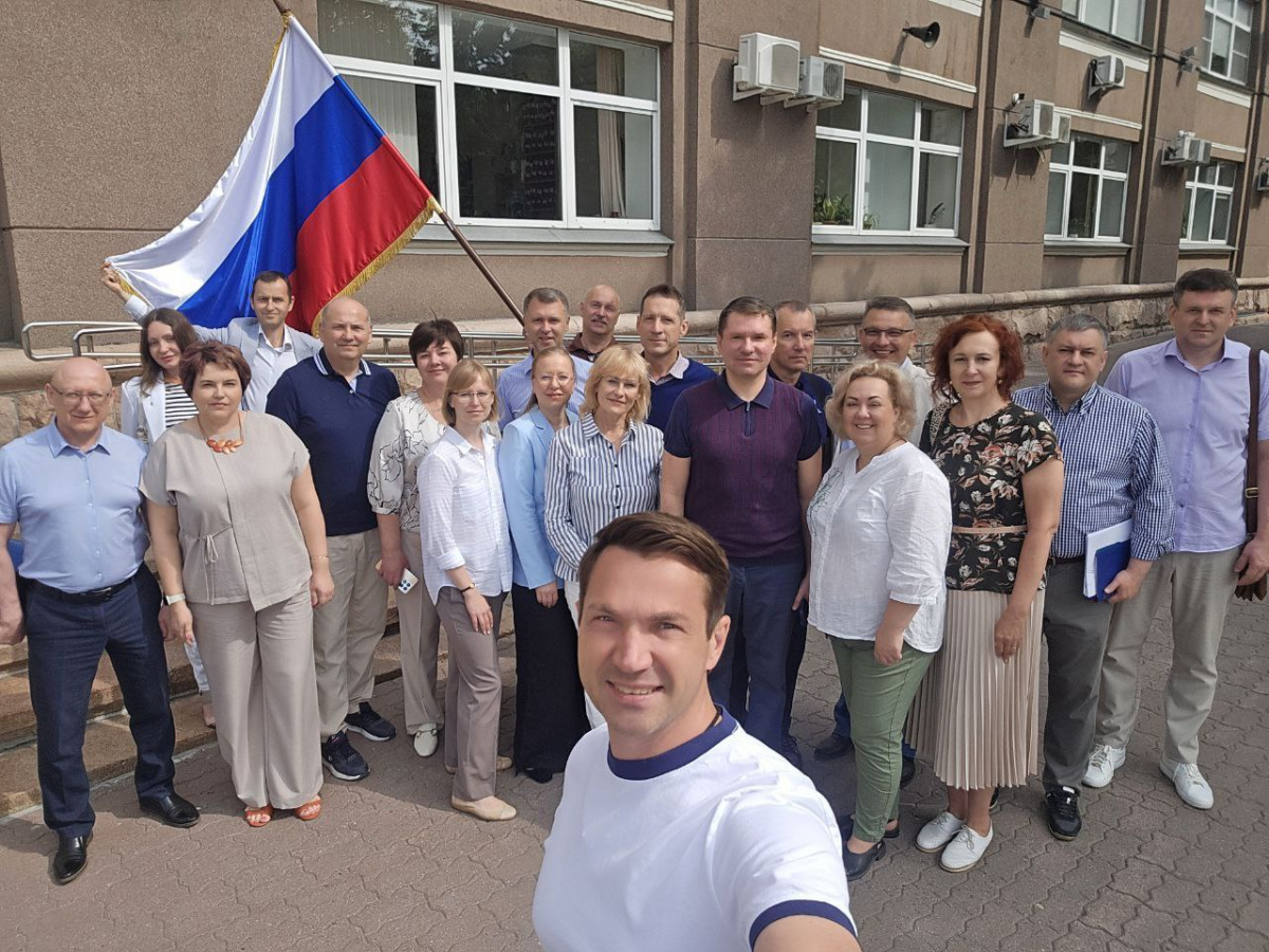 Алексей Лошкин показал фотографию с празднования Дня России*
