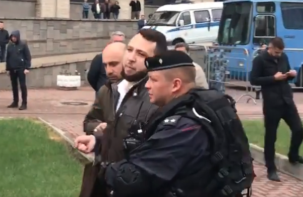 В Москве на митинге задержали Бориса Золотаревского