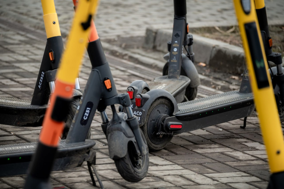 В Челябинске самокатчик получил штраф на самом старте сезона*1