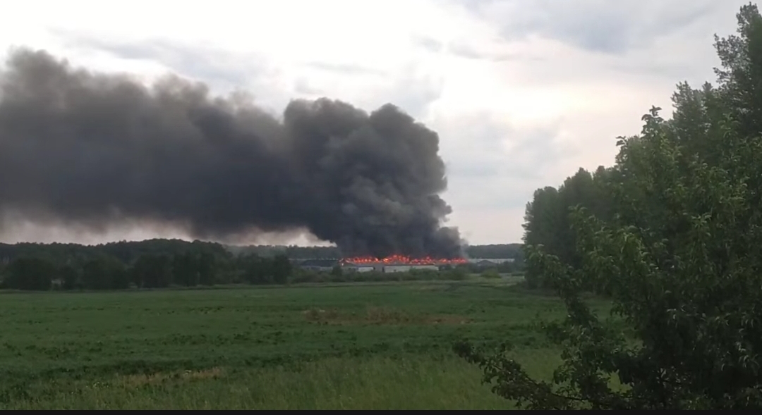 Под Челябинском во время грозы загорелась птицефабрика