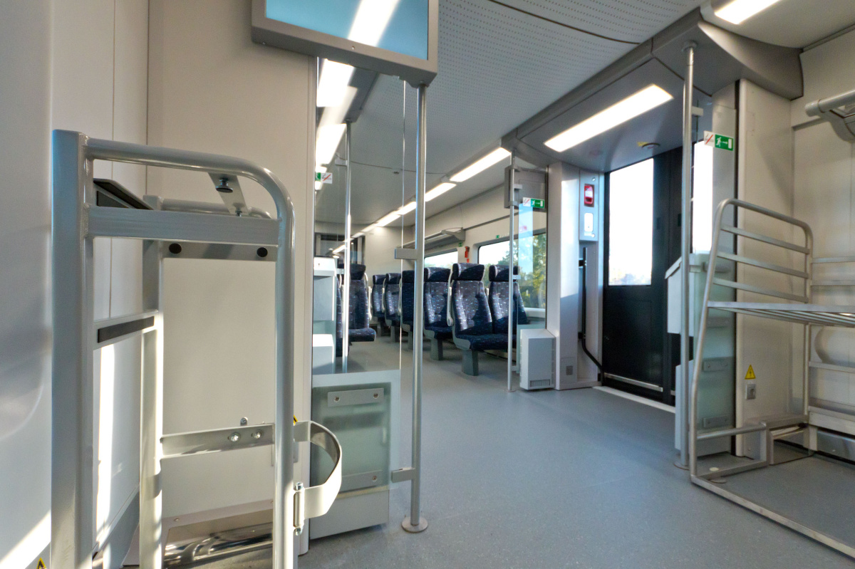 Резервный поезд для челябинских пассажиров отправится после медосмотра*