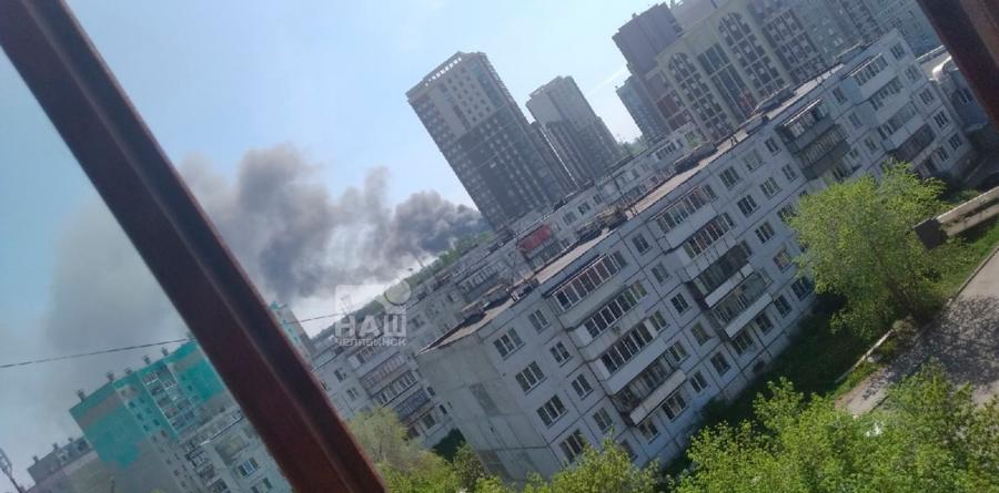 Челябинцев напугал черный дым в районе новостроек на АМЗ