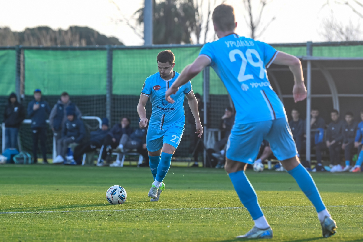 Футбольный клуб «Челябинск» обыграл команду Премьер-Лиги в товарищеском матче*