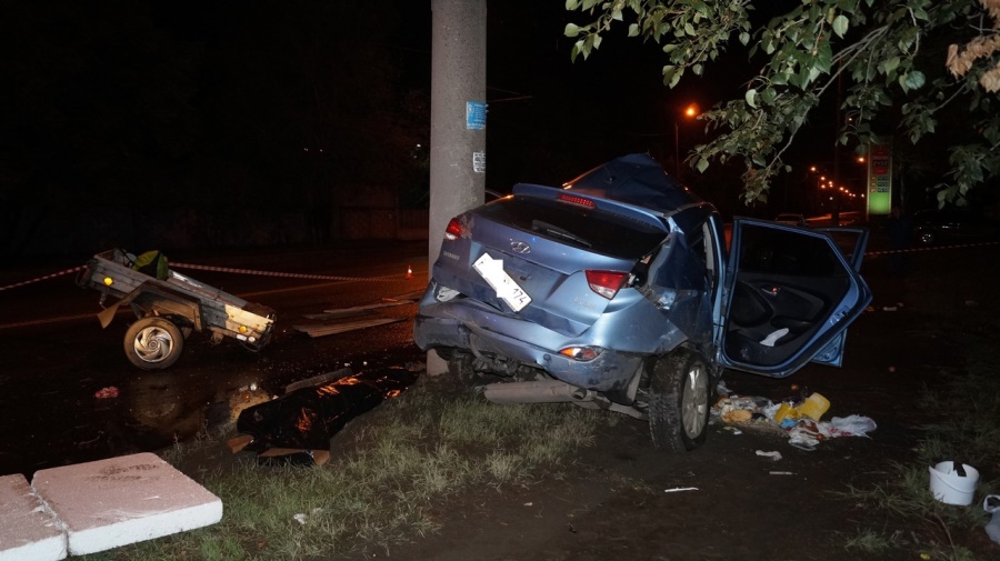 Двое погибли в жутком ДТП со столбом в Челябинске