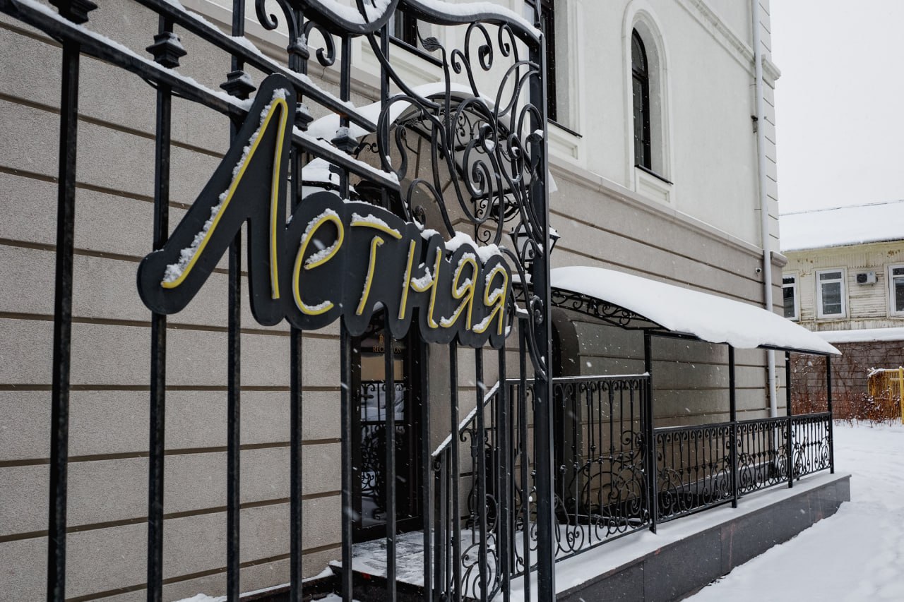 Снежное начало недели: Челябинск превратился в белый мегаполис