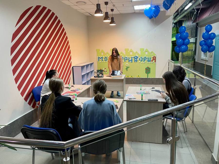 Первый досуговый центр для подростков открыли в ТРК Челябинска