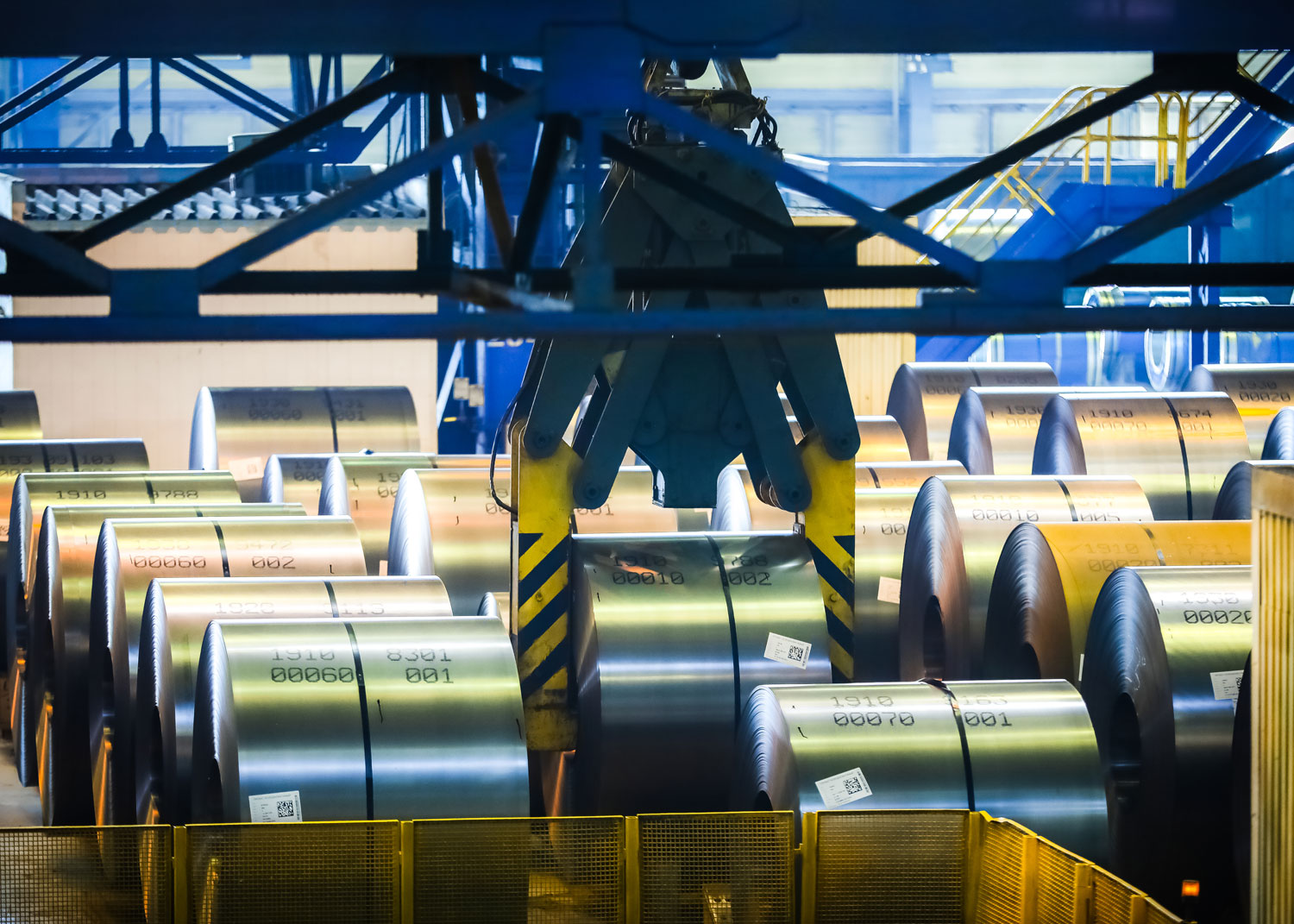 Какие возможности новым гражданам России предлагают горно-металлургические предприятия Южного Урала