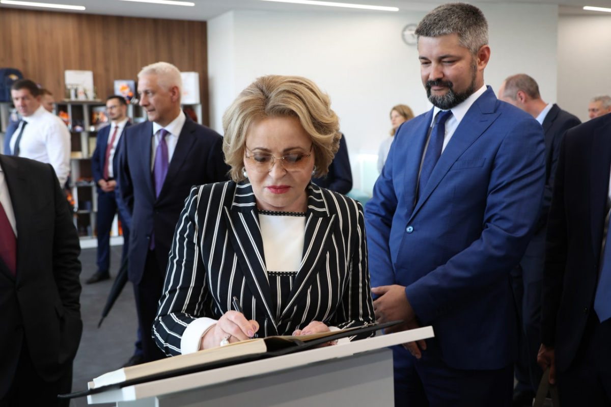 Валентина Матвиенко  поздравила южноуральцев с днём рождения области*