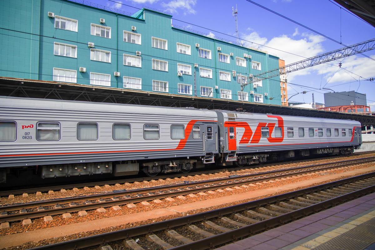 7 вагонов челябинского поезда сошли с рельсов в Ульяновской области*