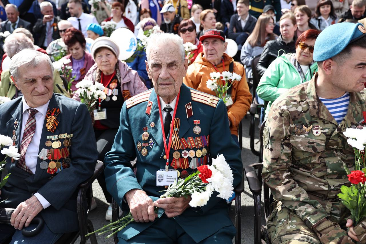 Парад Победы в лицах: эмоциональный фоторепортаж из сердца Челябинска