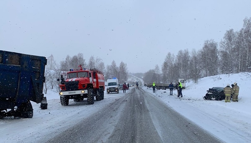 Женщина погибла в жутком ДТП с грузовиком в Челябинской области