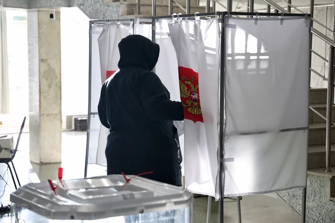 Челябинская область голосует: южноуральцы пришли на участки с самого утра