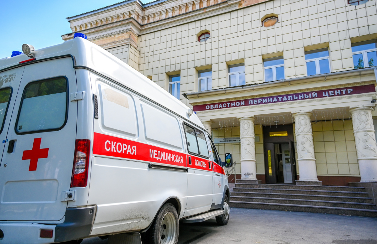 Фельдшер приняла стремительные роды на дороге под Челябинском*1