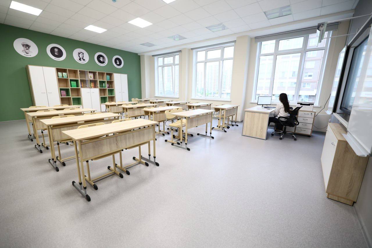 Алексей Текслер посетил новую школу на 1,5 тысячи учащихся в Челябинске