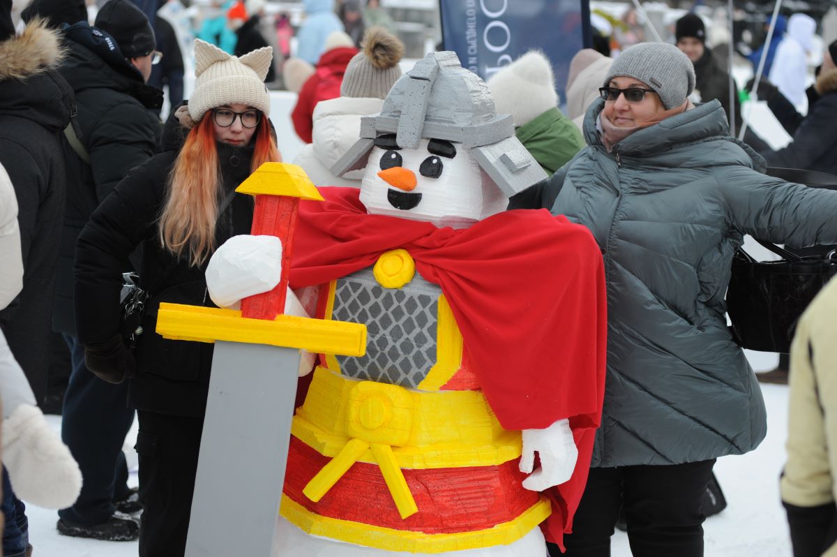 Больше 4000 исполненных желаний: в Челябинске прошел флешмоб акции «Снеговики-добряки»*