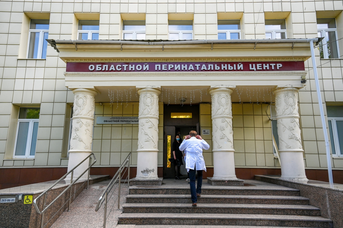 Челябинские врачи четырежды переливали кровь малышу прямо в утробе*