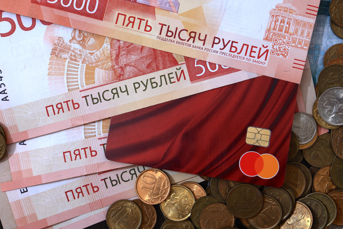 В Челябинске супруги обналичивали миллионы через семейный банк*